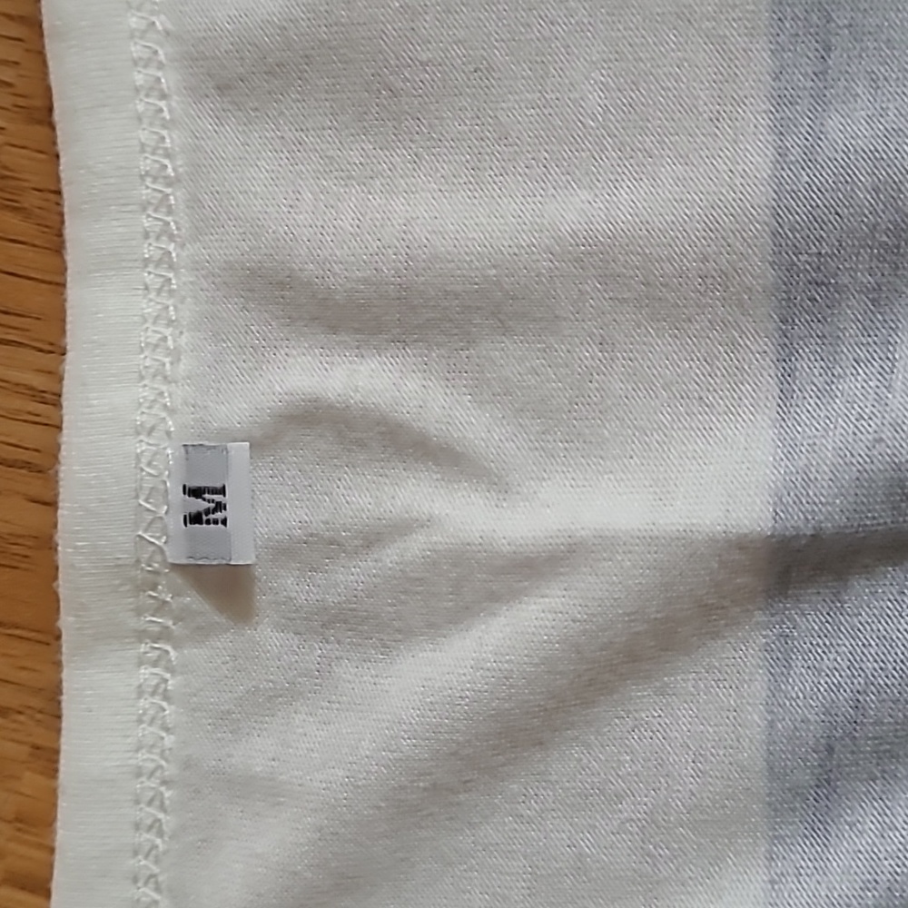 T-Shirt - Picture 4 of 4